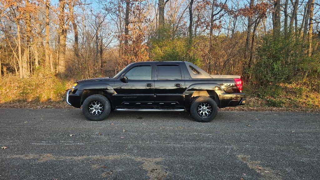 2002 Chevrolet Avalanche's photo