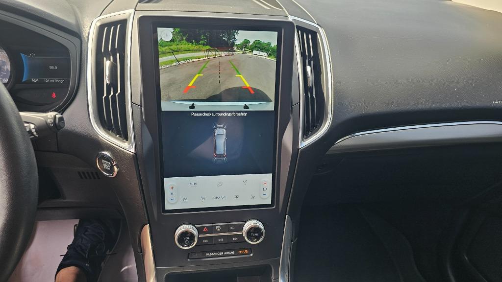 2022 Ford Edge Titanium - Photo 14