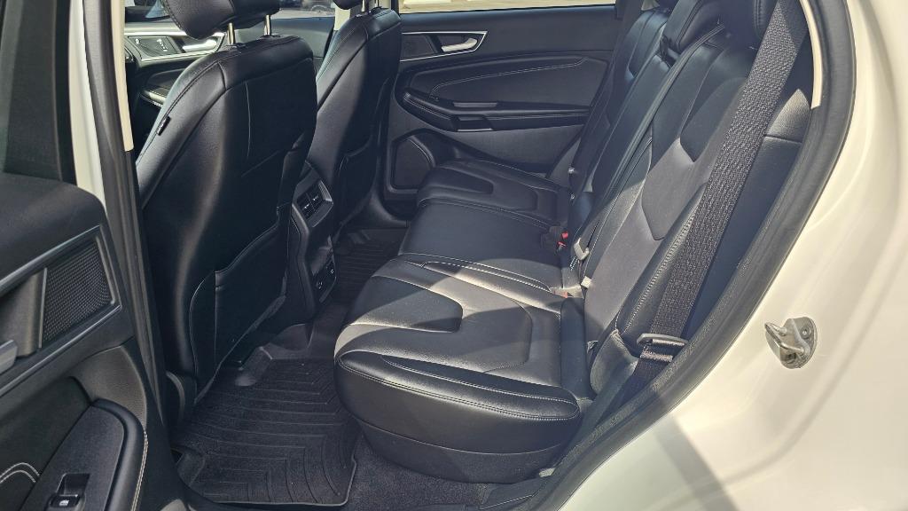 2022 Ford Edge Titanium - Photo 11